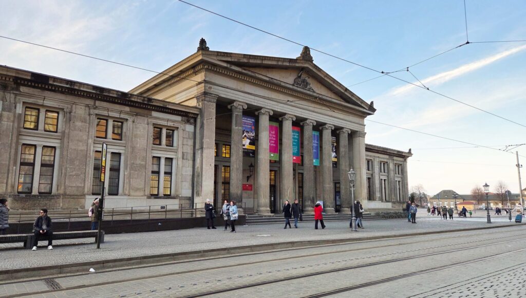 Schinkelwache Dresden Ticketverkauf Opernshop Semperoper